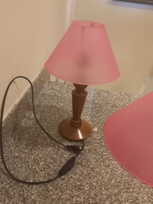 Candeeiro de teto e de mesa de cabeceira