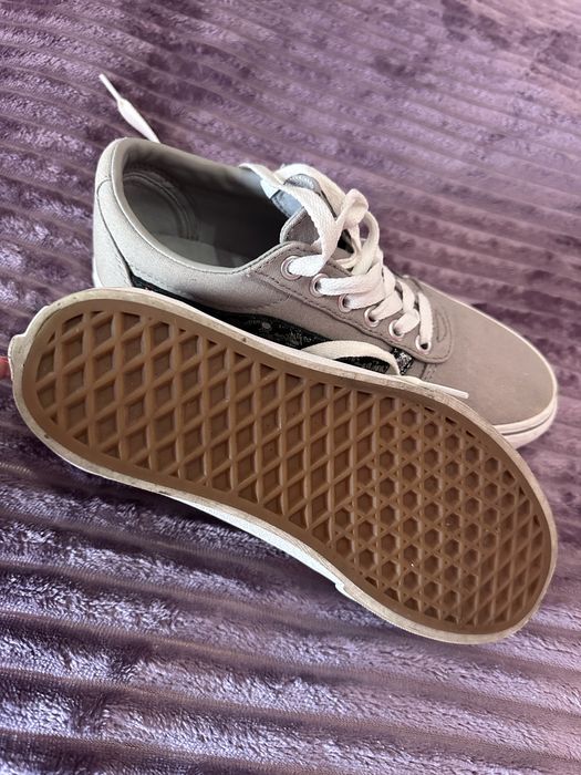 Vans plataforma cinzentos
