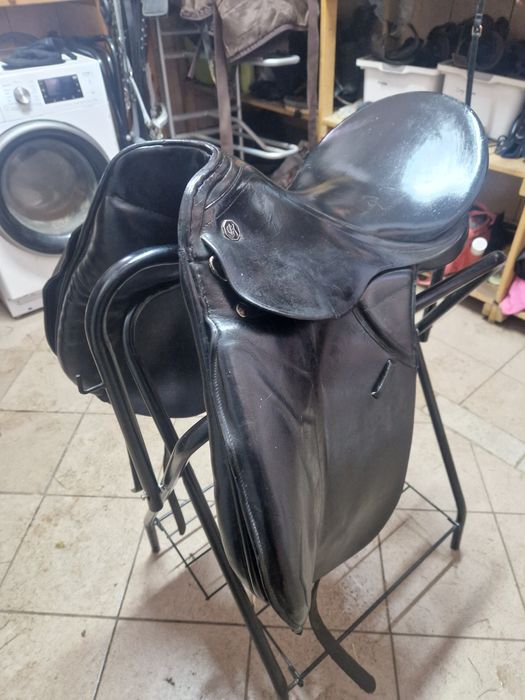 Siodło ujezdzeniowe