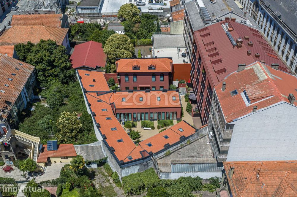 T3 triplex semi-novo com garagem e arrumos - Cond. Terracotta, Porto
