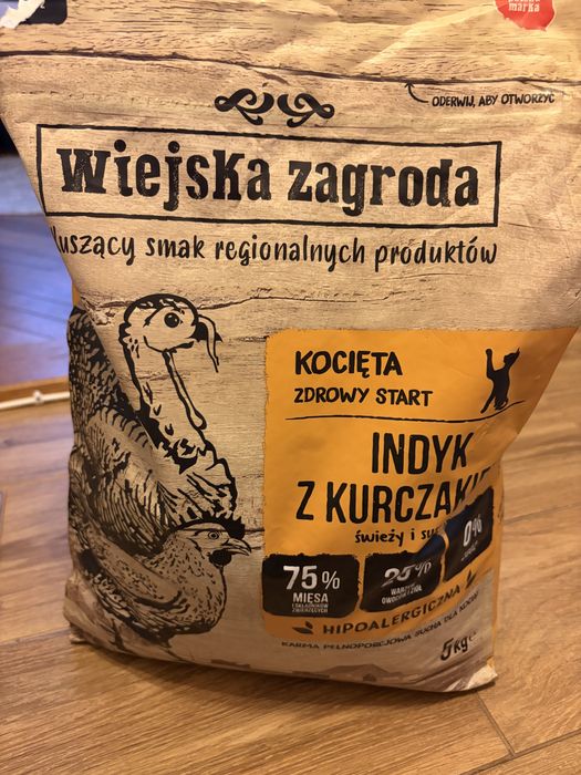 Karma dla kociąt wiejska zagroda