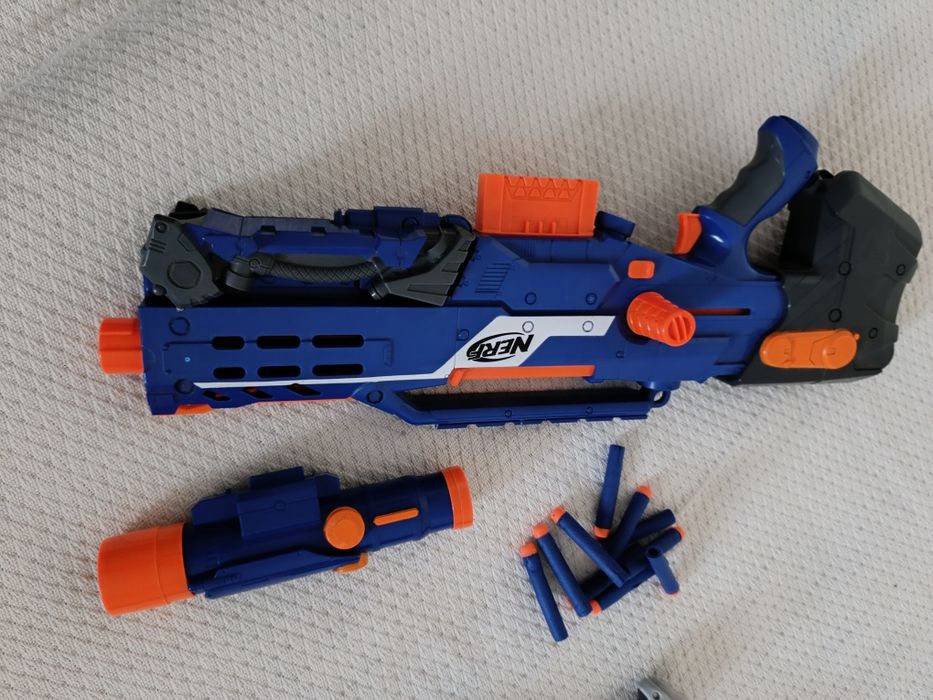 Nerf and target with arrows64176304423937122