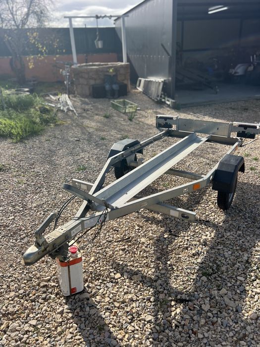 Reboque Mota igual a novo