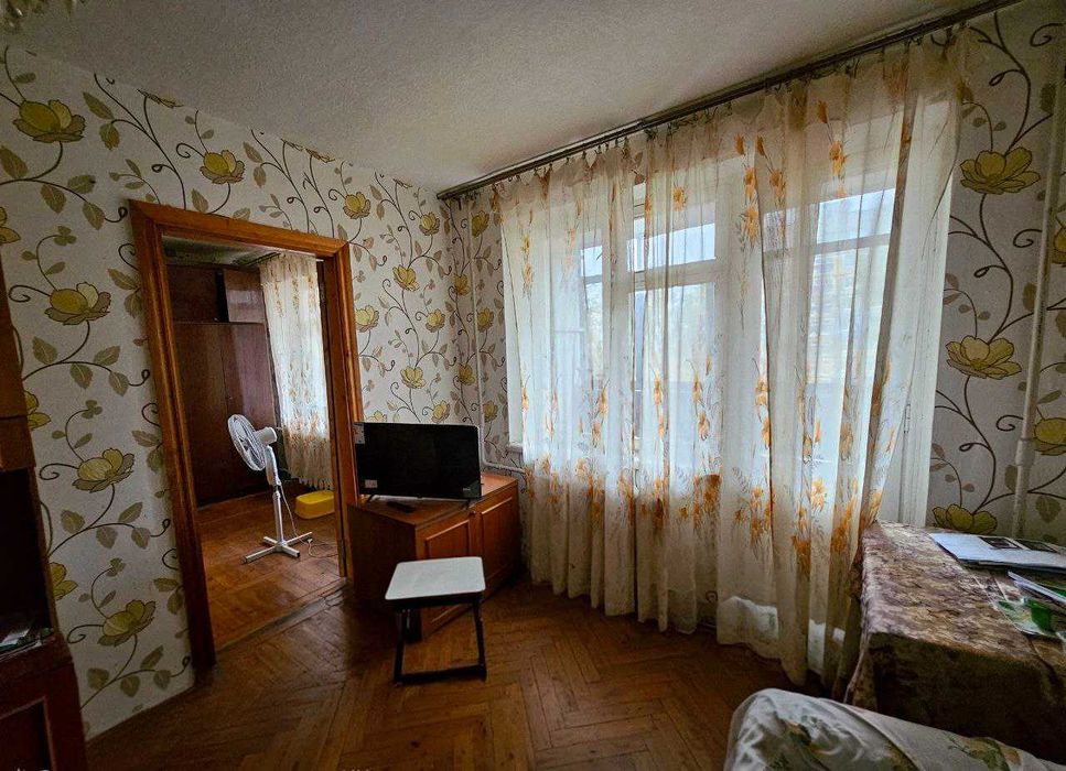 Продам 3 кімнатну квартиру  Лівий  берег вул Калинова  Образцова