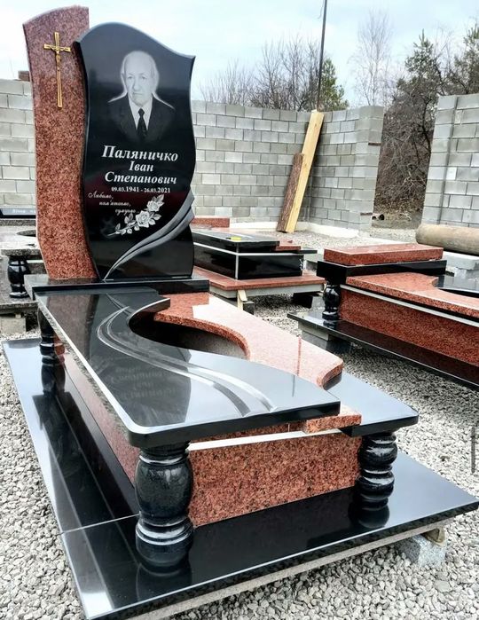 Памʼятники від виробника