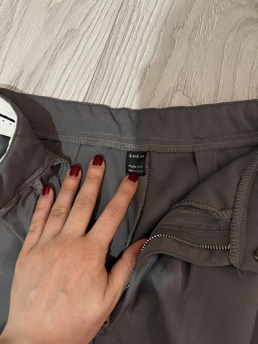 Стильні сірі брюки