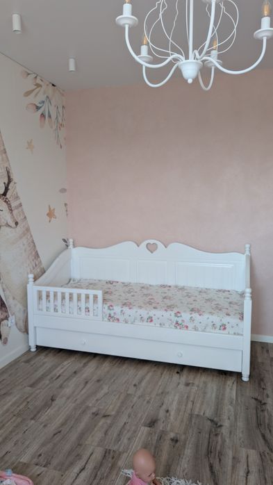 Дитяче ліжко з дерева