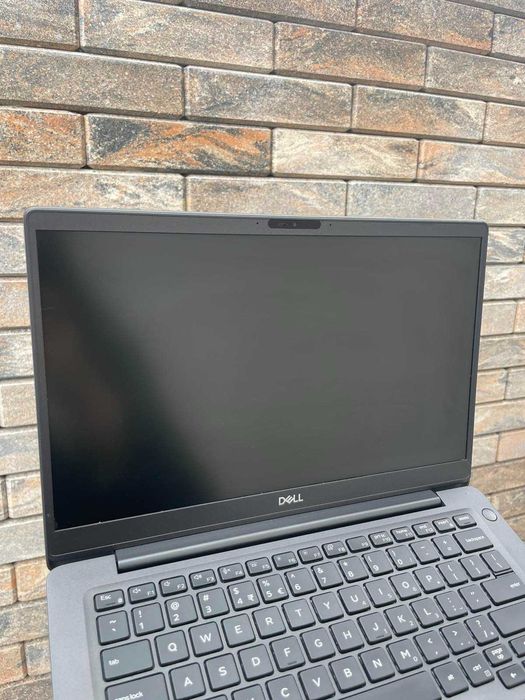 Ноутбук Dell Latitude 7300 i5 8/256 для роботи та навчання є кількість