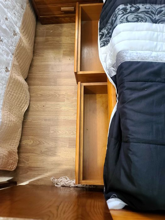 Cama de casal com 4 gavetas