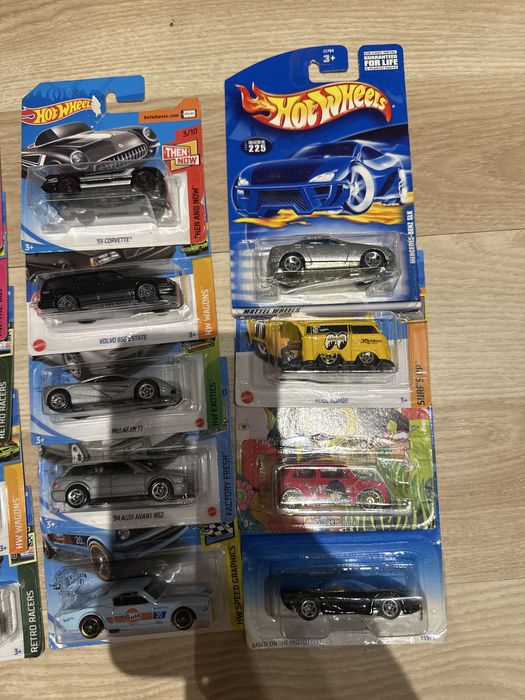 Hot Wheels моделі.