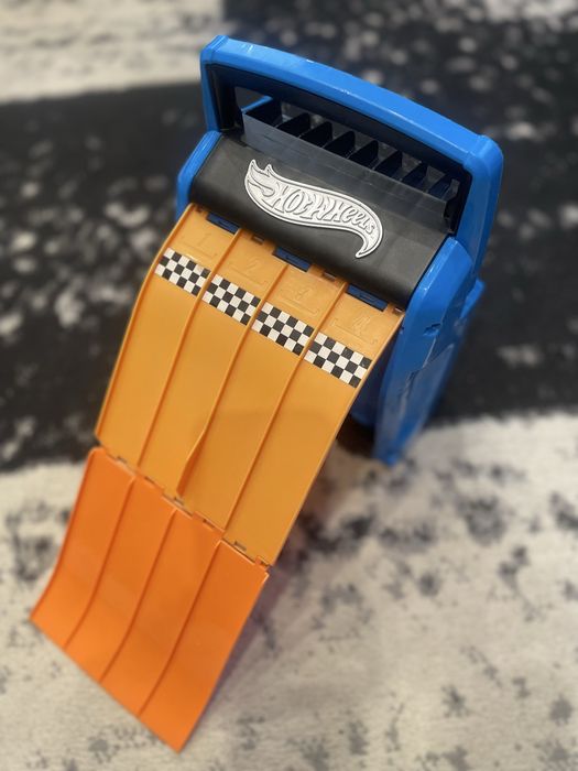Walizka - Skrzynka Wyścigowa HOT WHEELS + 20 aut - MATTEL - 3w1