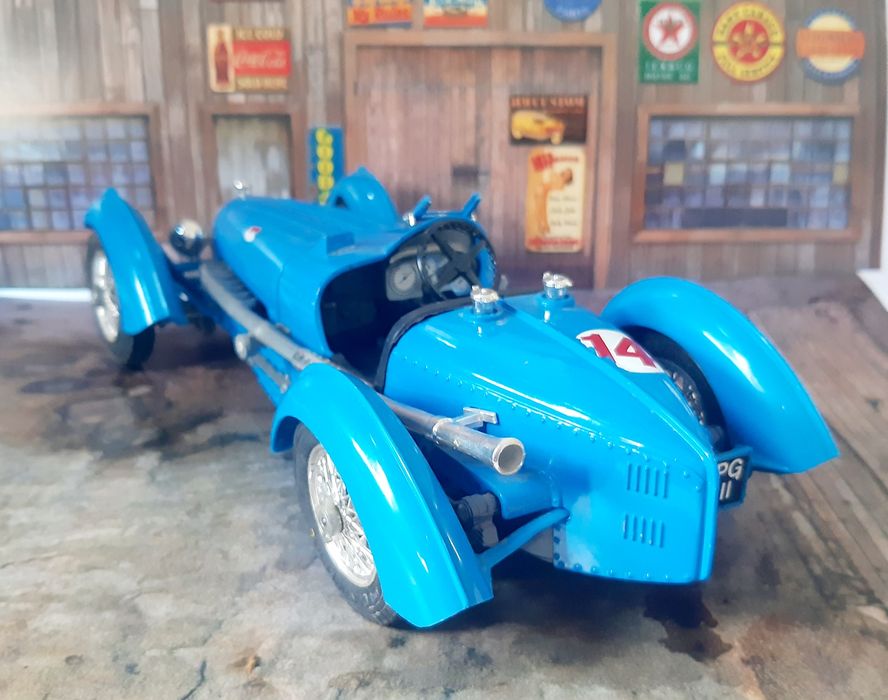 Bugatti Burago escala 1/18