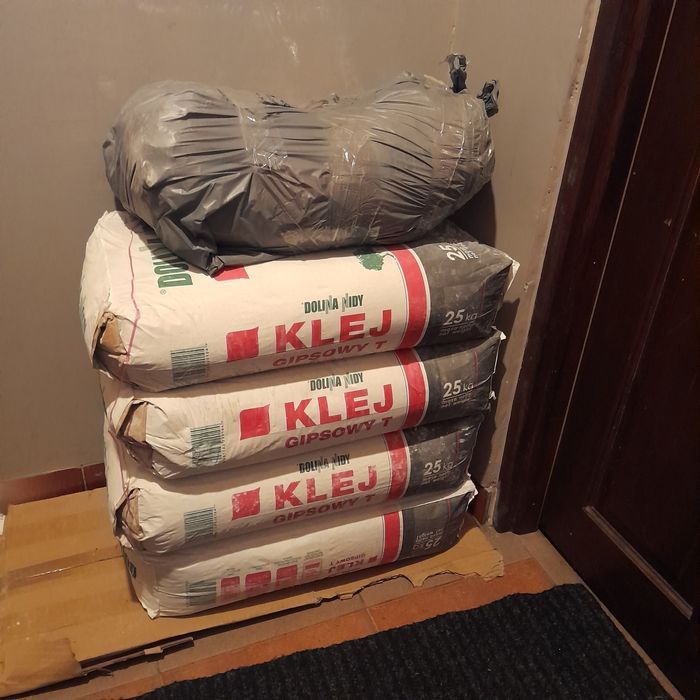 Klej gipsowy do płyt