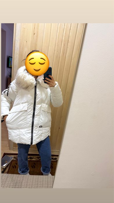 Продам куртку білу зимову