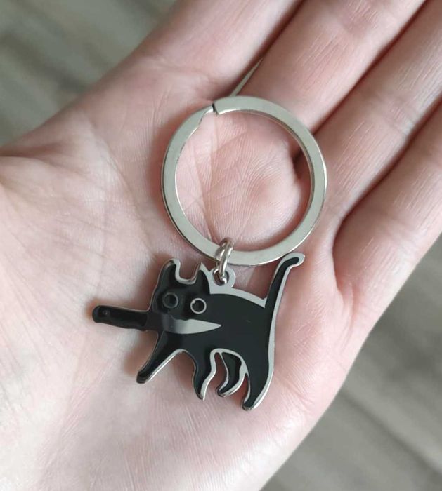Metalowy Brelok Breloczek do kluczy Czarny Kot Kotek z nożem Black Cat
