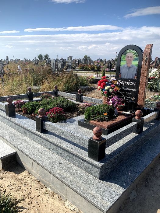 Пам'ятники з граніта
