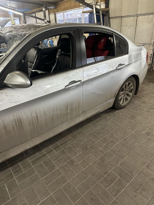 автомобіль BMW 3 E90