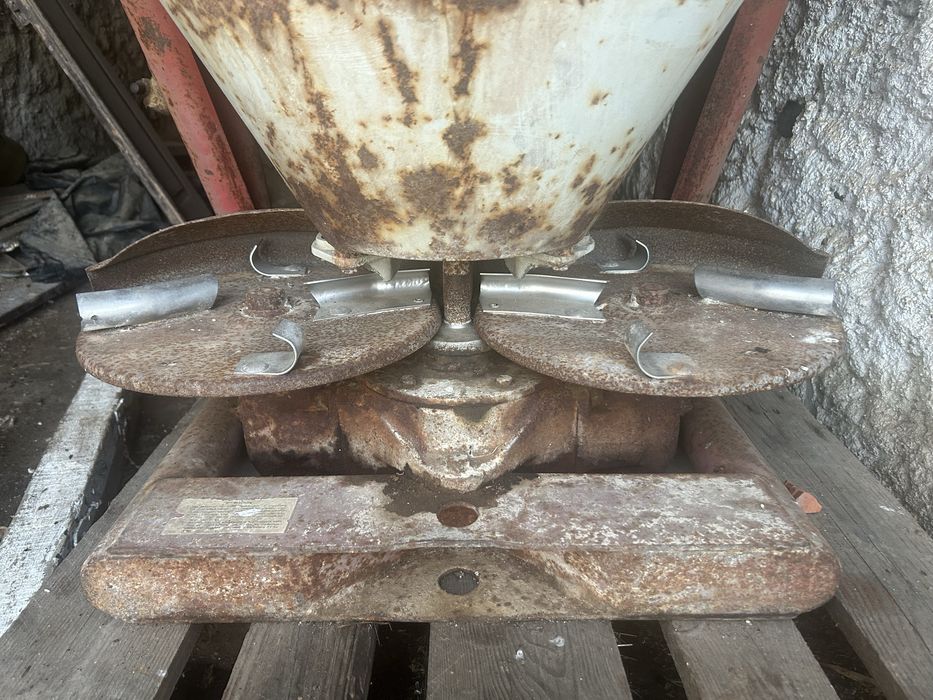 Espalhador adubo e semente 600 kg