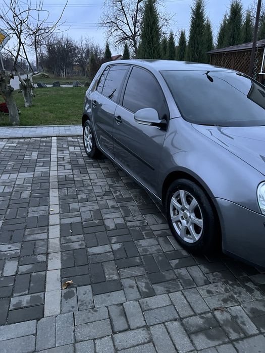 Продаж свіжо пригнаного фольксвагена гольф 5 1.6 мпі