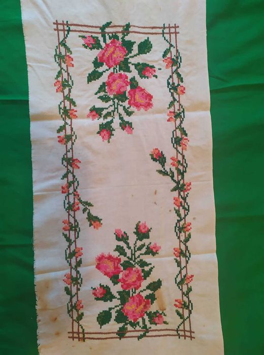 Доріжка - серветка вишивка "Троянди"