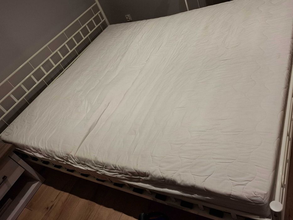 Łóżko stelaż + materac