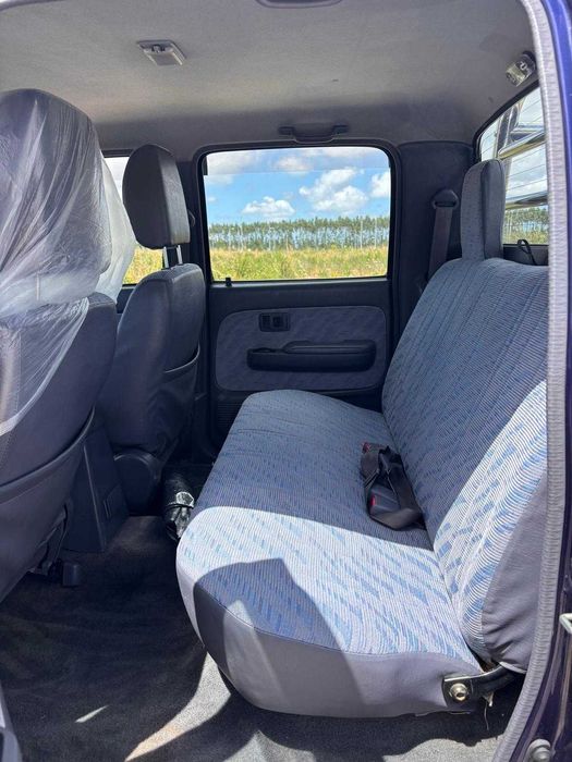 Toyota Hillux 2.4TD TRACKER 4x4 5 lugares