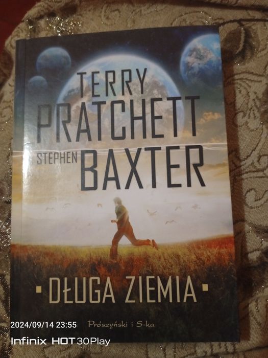Книга Długa ziemia (довга земля)