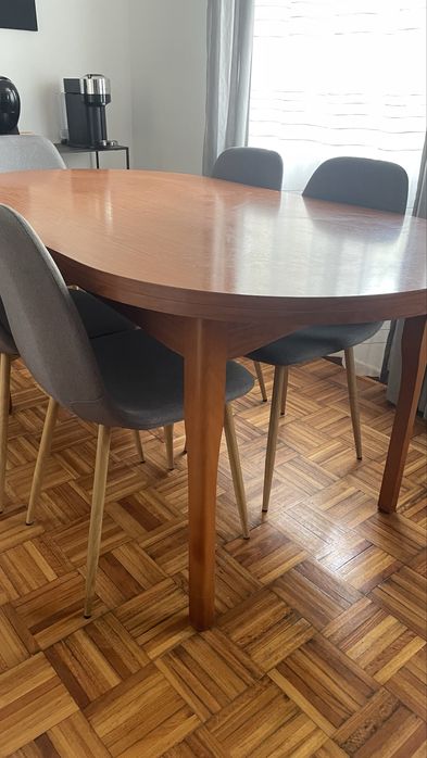 Mesa de jantar extensível em madeira – até 2,39 m