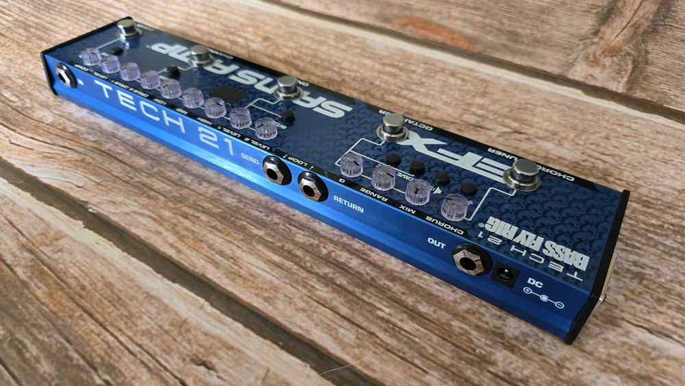 Tech 21 Sansamp Bass Fly Rig preamp drive chorus comp tuner multi FX