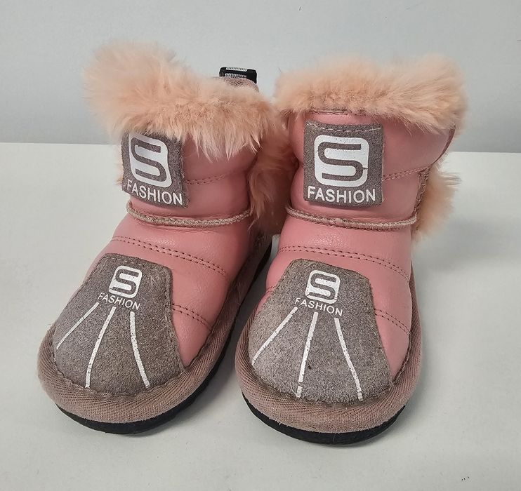 Śliczne, różowe kozaki rozm. 22