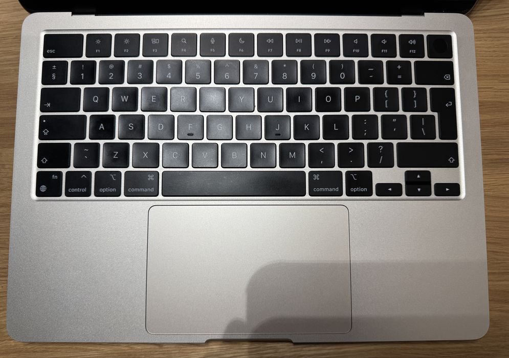 MacBook Air M2 8GB/256GB Starlight 100% bateria Jak nowy 2022