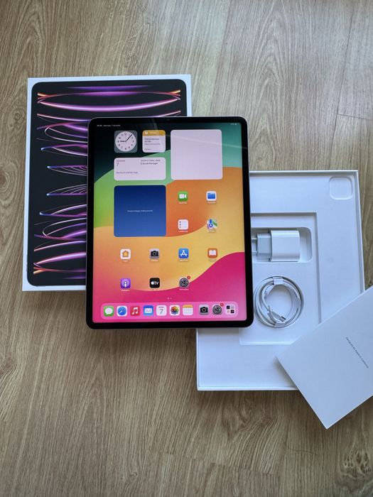Ipad Pro 12,9” de 128gb 6 geracão M2 ( Como Novo)
