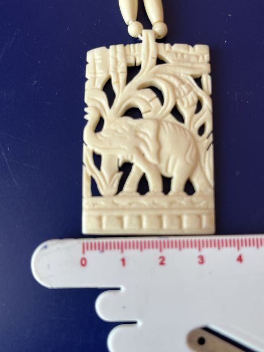 кулон  из кости. Винтаж