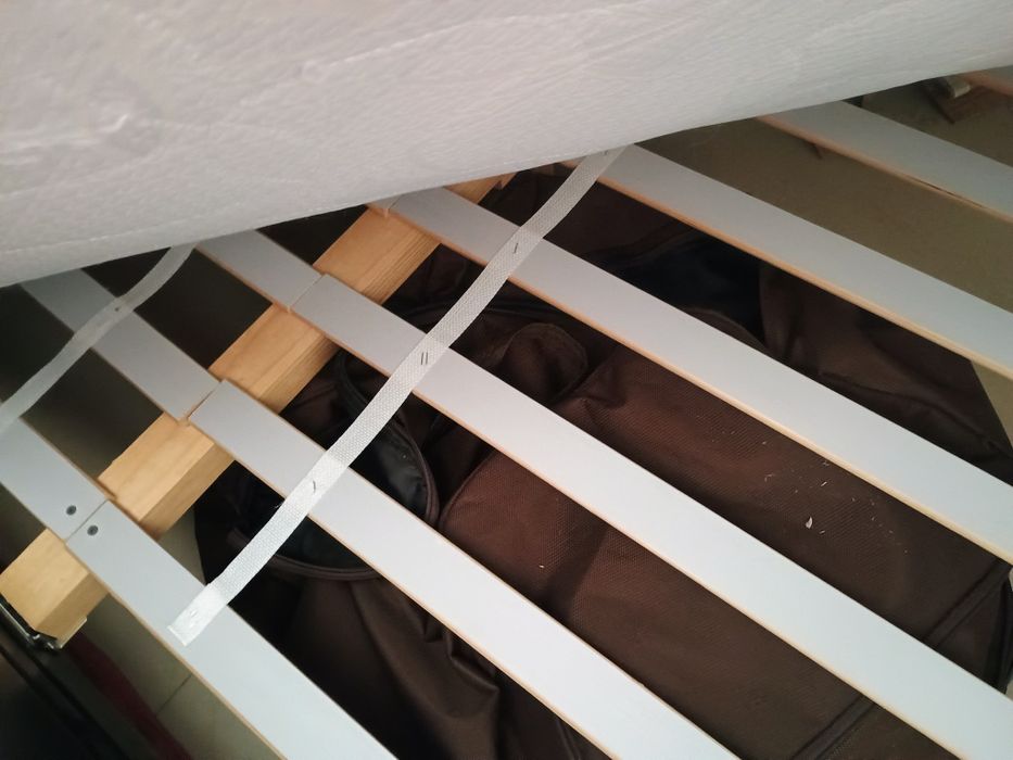 Двуспальная кровать.