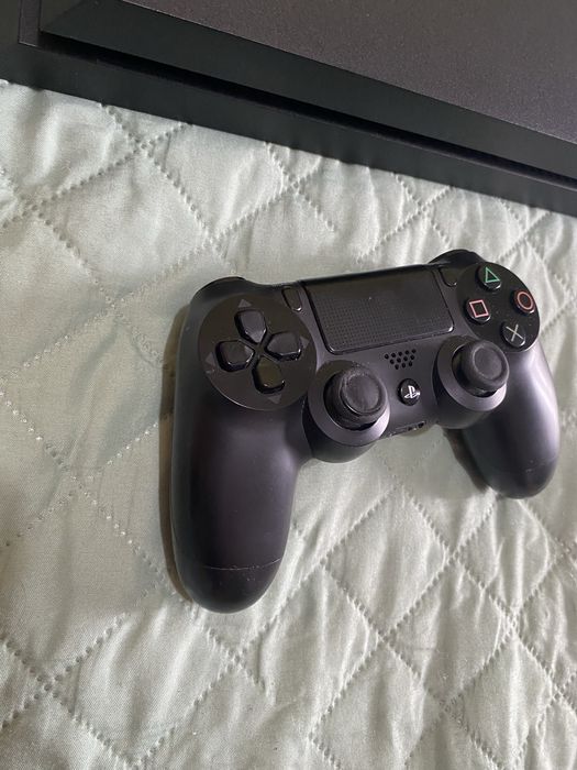 Playstation 4 500GB com tudo incluido