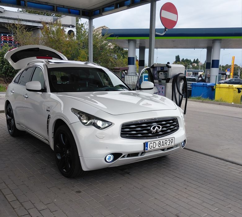 INFINITI FX30 D SPORT PREMIUM przebieg 185 tys