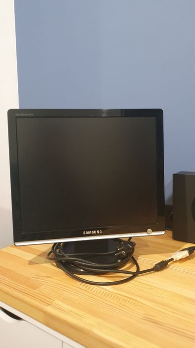 Монітор Samsung 19 роздільна здатність 1280x1024