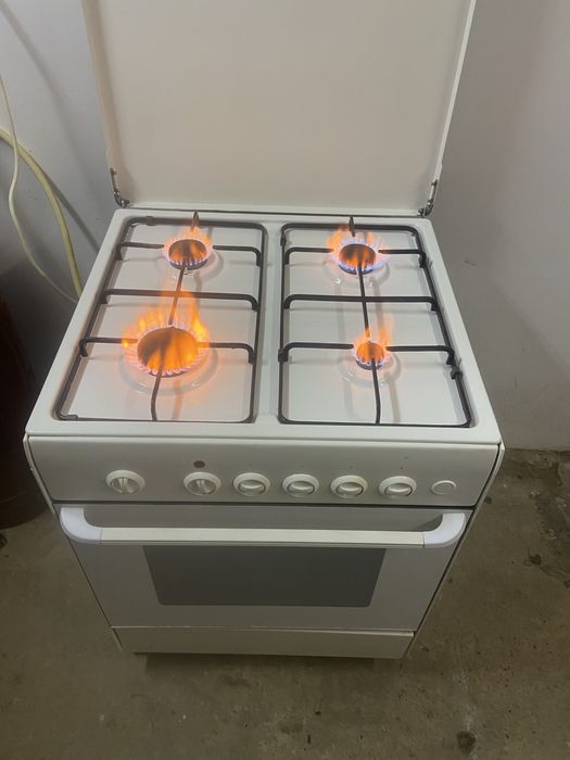 Продам газову плиту