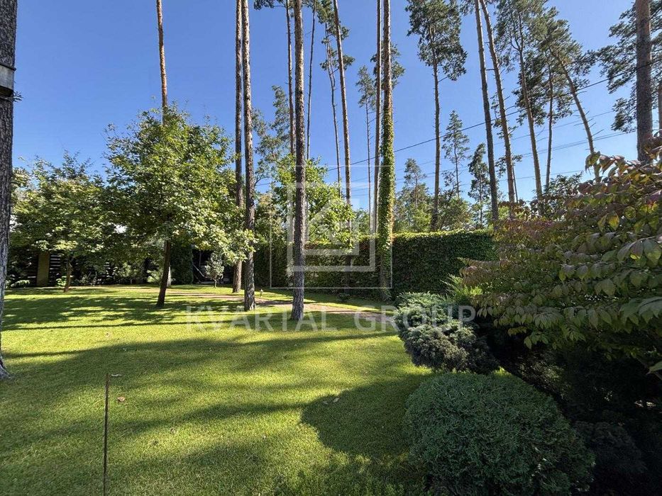 Продаж двоповерхового будинку на 10 сотках землі в Лісовій Бучі.