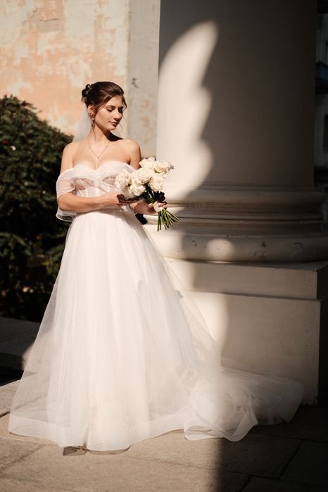 Продам весільну сукню