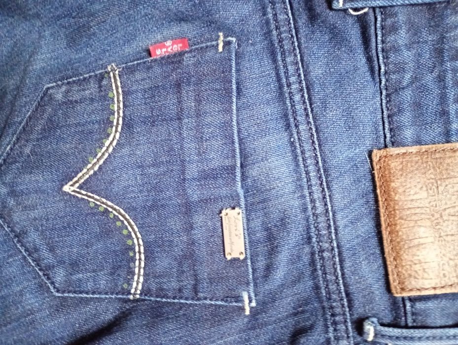 Spodnie damskie Levis