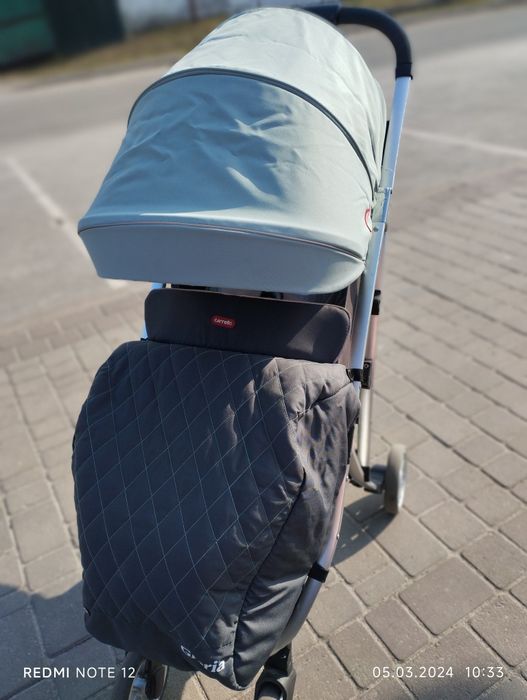 Продам прогулянкову коляску
