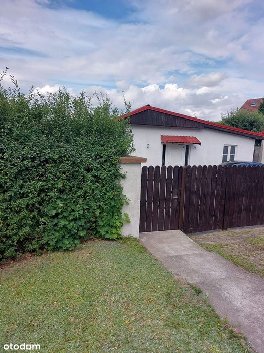 Wolnostojący dom w spokojnej okolicy