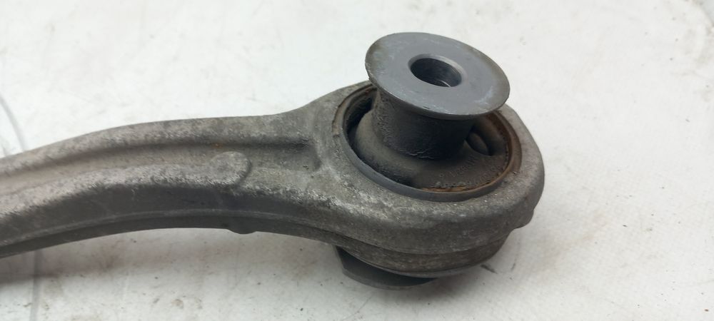 Braço de suspensão trás esquerdo KIA Ceed (CD)