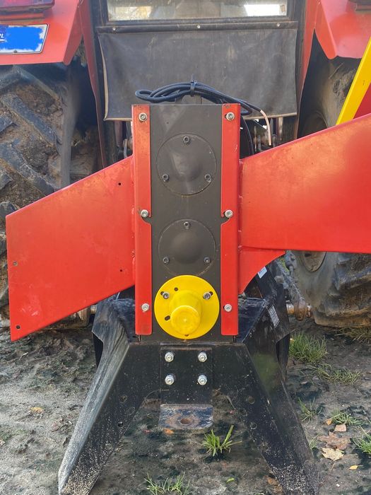 Rębak walcowy do ciągnika R-100