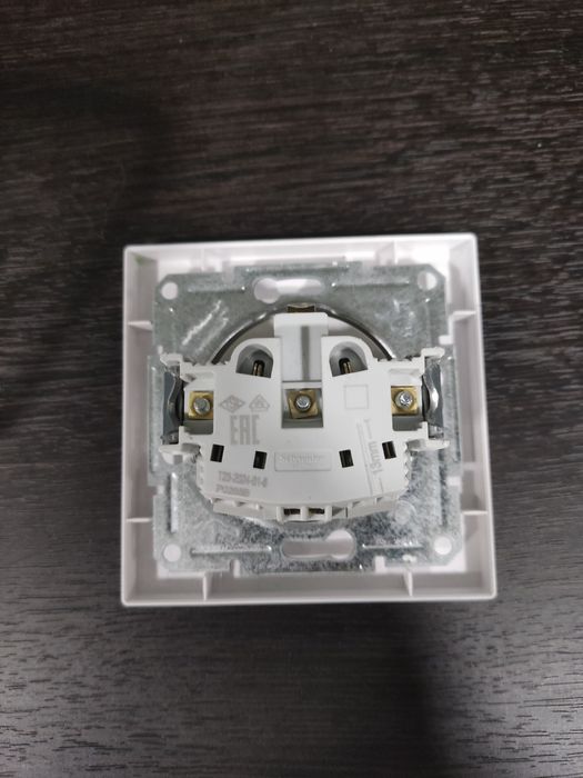 Вимикачі Schneider Electric Asfora