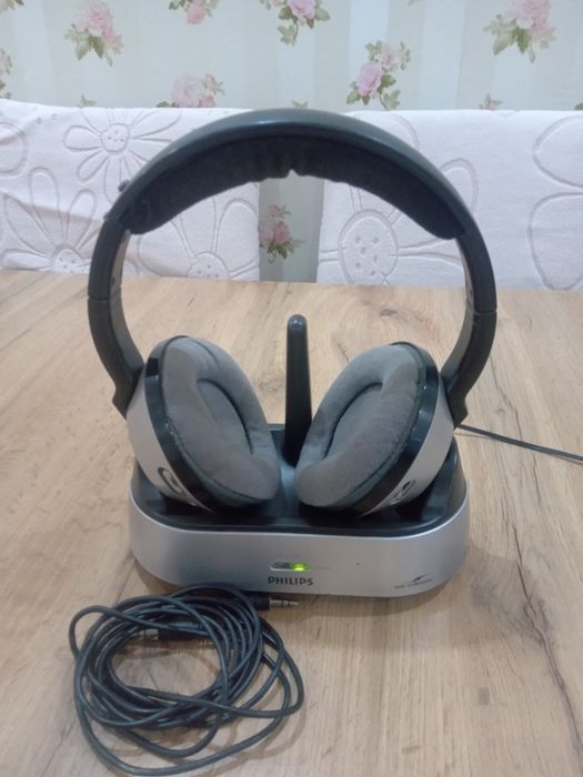 Безпроводные радио наушники  Philips SBC HC 8520