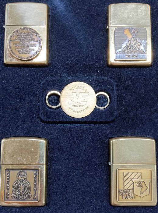 Isqueiros Zippo Latão Remembrance & Chaveiro Vol. 1-Novo