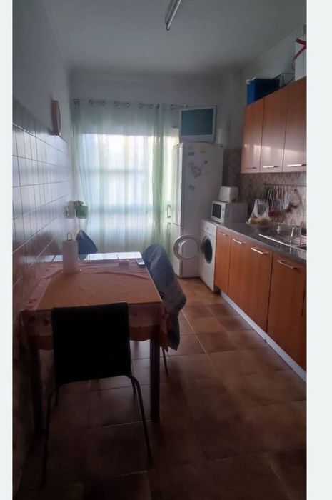 Alugo apartamento T2