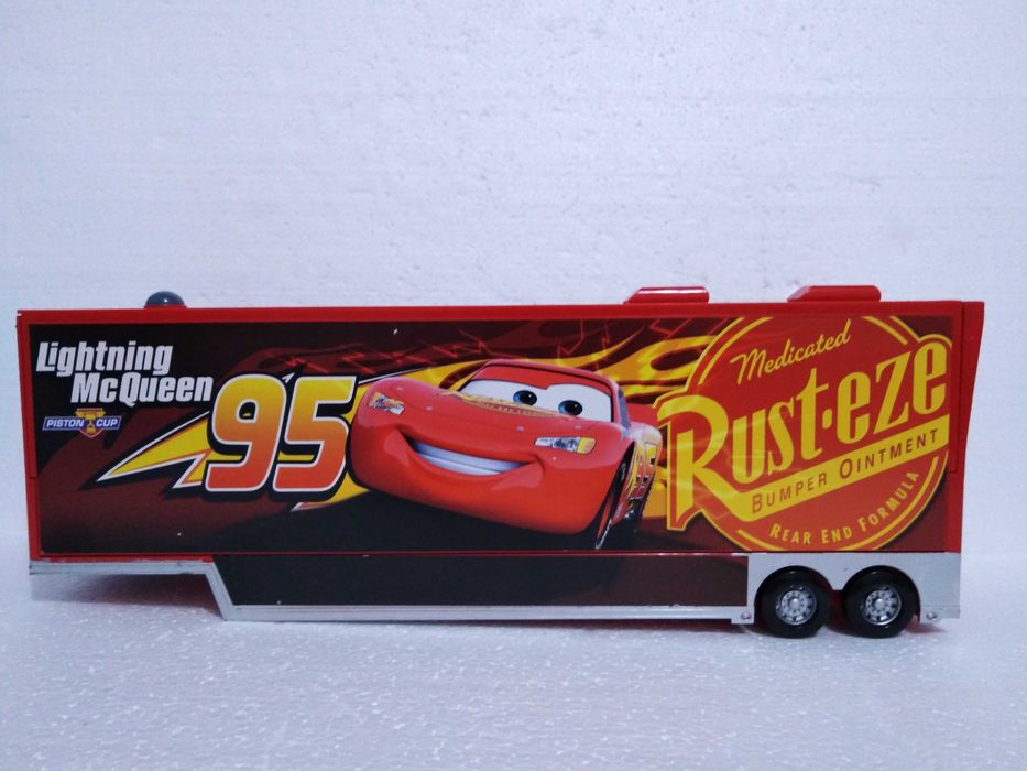 Camião Mack Lightning McQueen 95